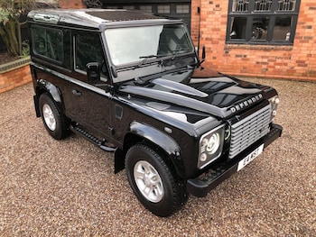 Land Rover Defender 90 feature image