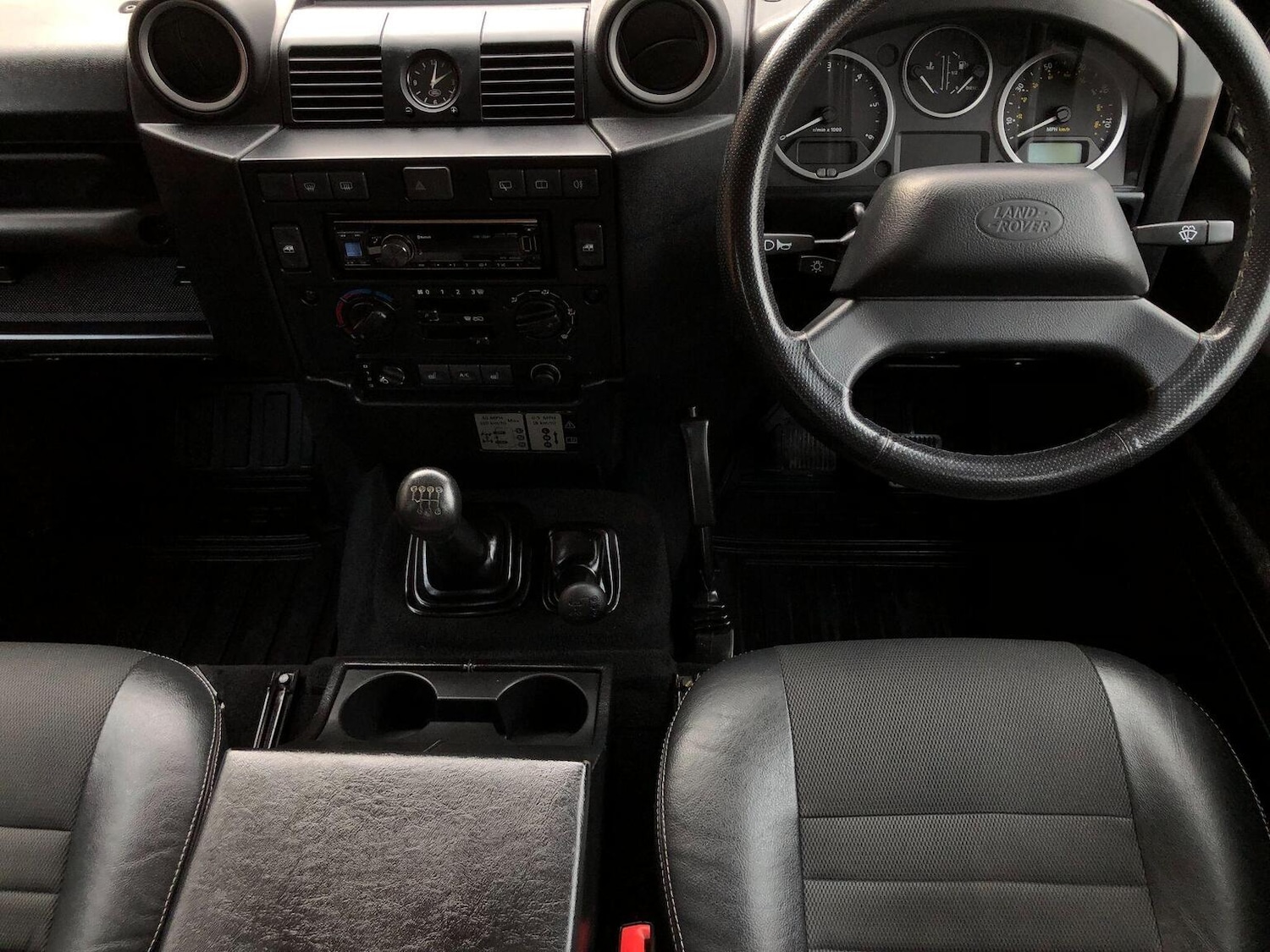 Used Land Rover Defender 90 2014 for sale - 77483671: Photo 38