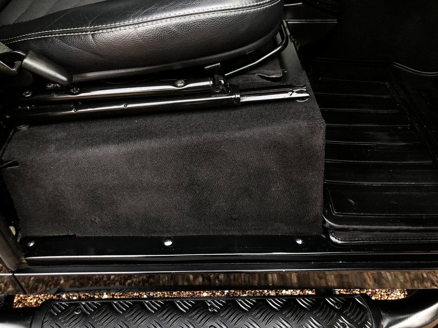 Used Land Rover Defender 90 2014 for sale - 77483671: Photo 43