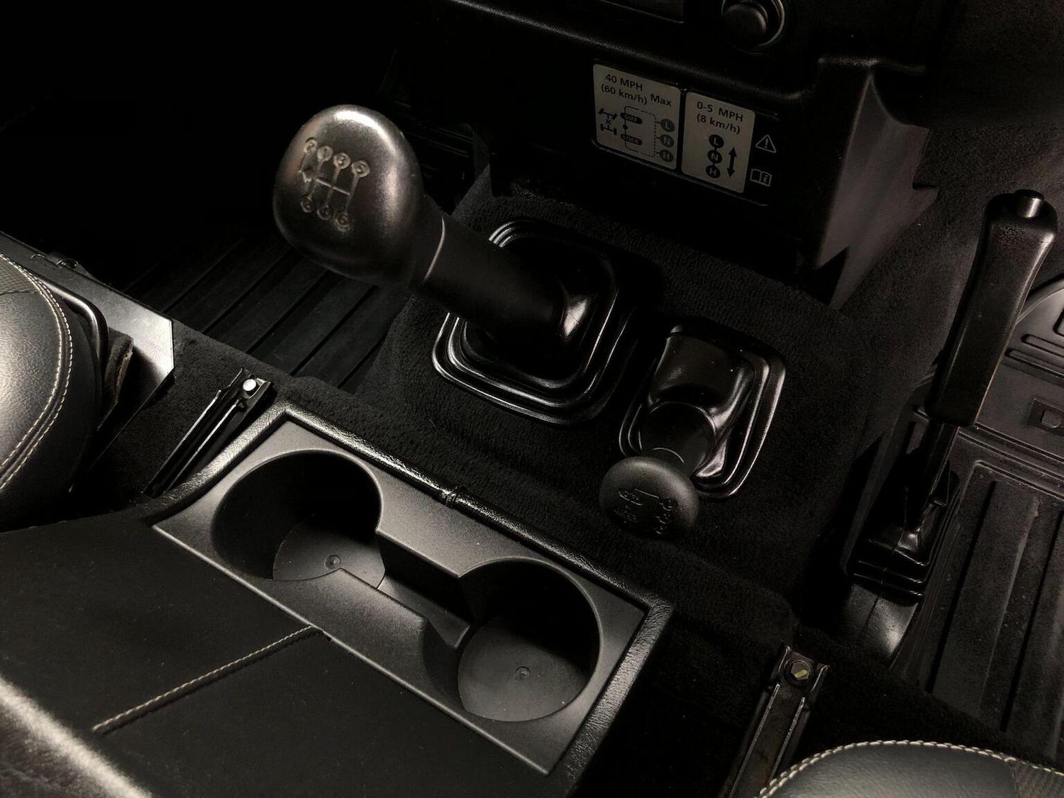 Used Land Rover Defender 90 2014 for sale - 77483671: Photo 46