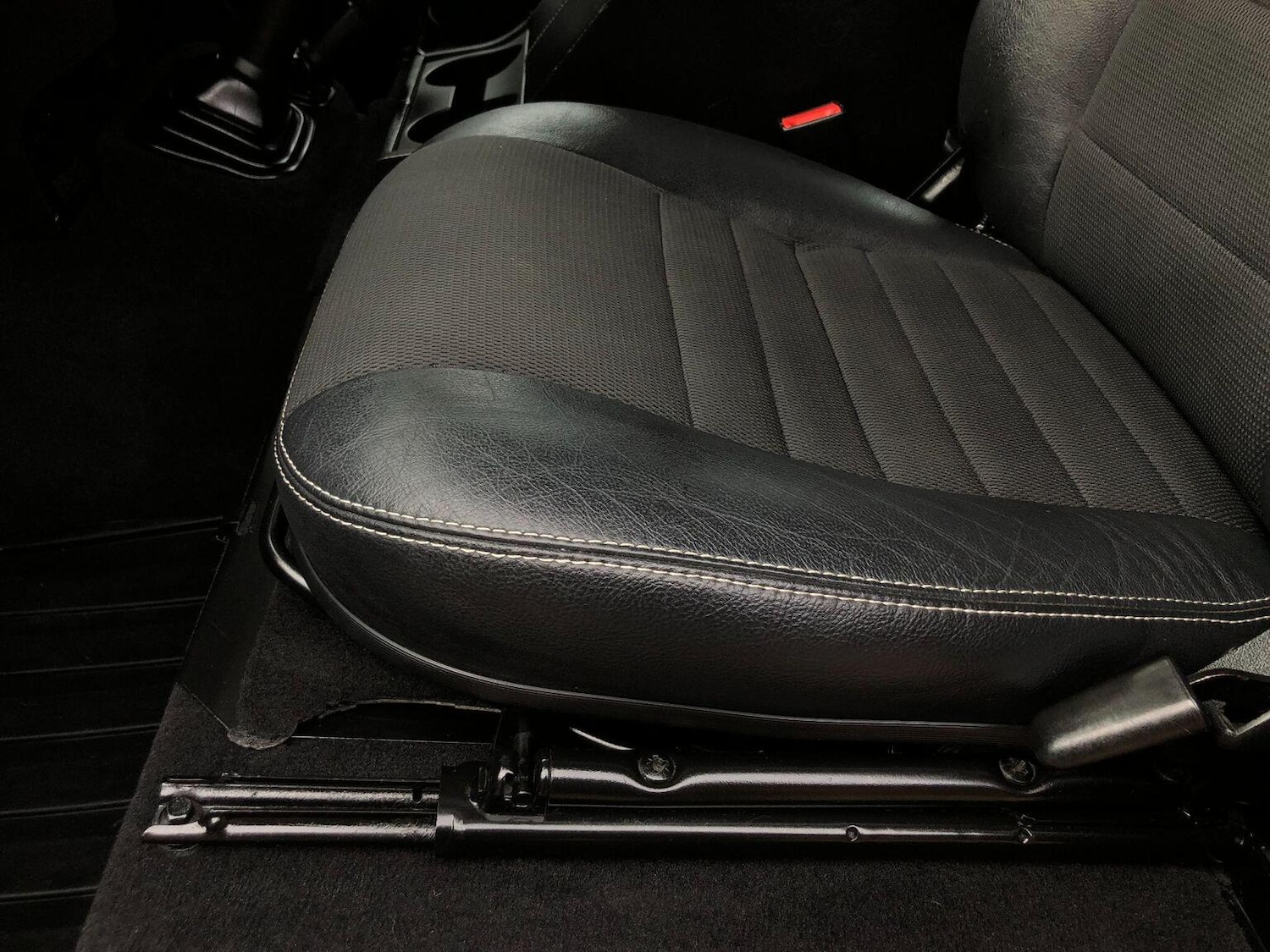 Used Land Rover Defender 90 2014 for sale - 77483671: Photo 48