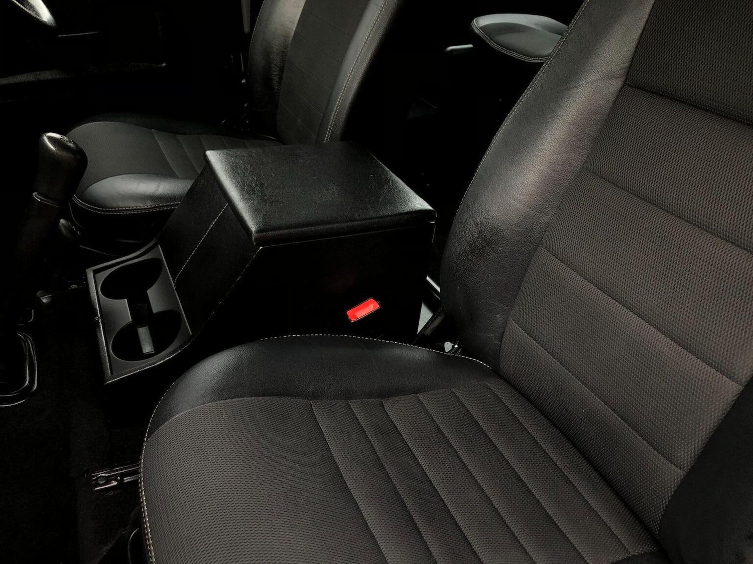 Used Land Rover Defender 90 2014 for sale - 77483671: Photo 51