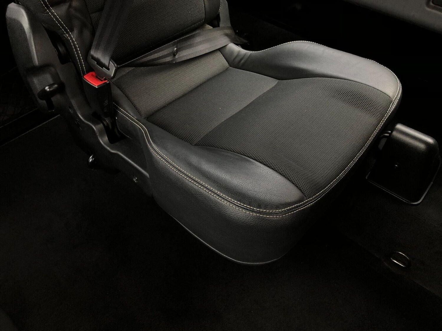 Used Land Rover Defender 90 2014 for sale - 77483671: Photo 56