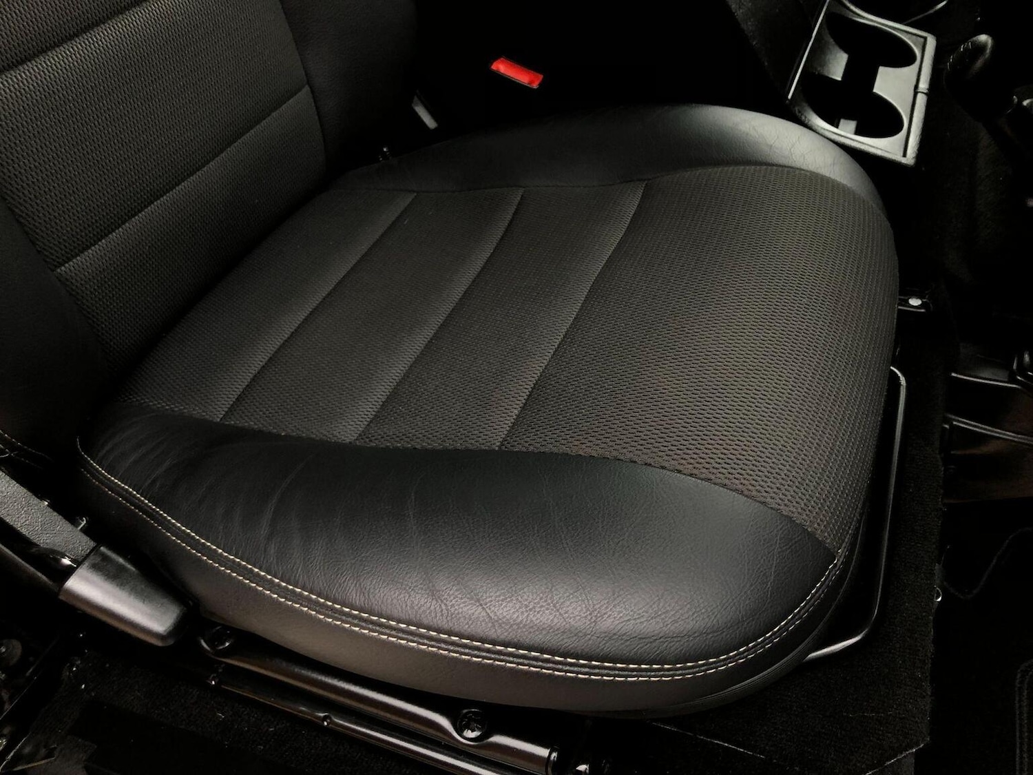 Used Land Rover Defender 2013 for sale - 77357256: Photo 46