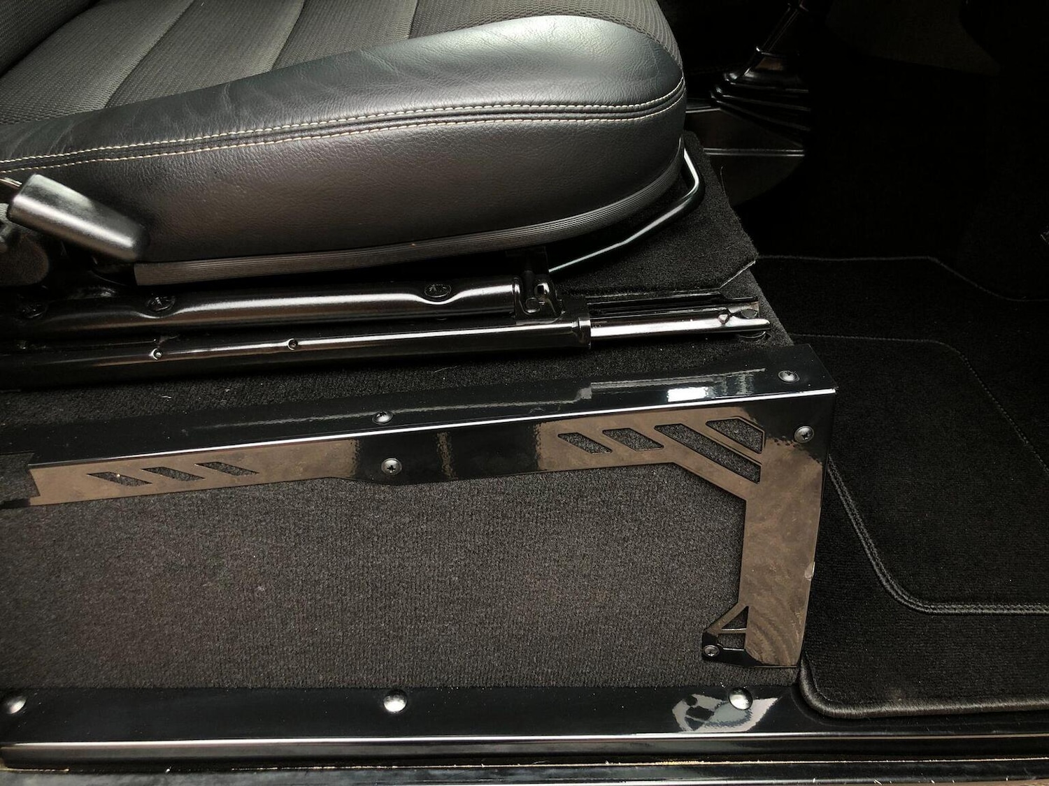 Used Land Rover Defender 2013 for sale - 77357256: Photo 48