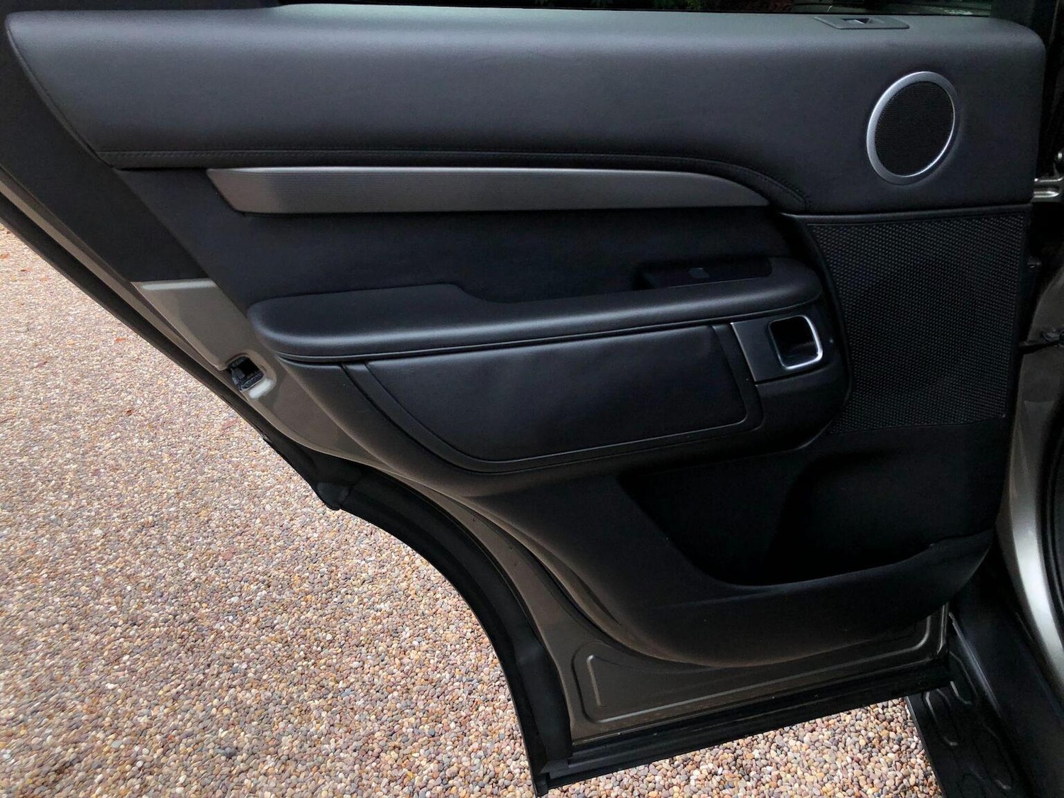 Used Land Rover Discovery 2020 for sale - 77357275: Photo 77