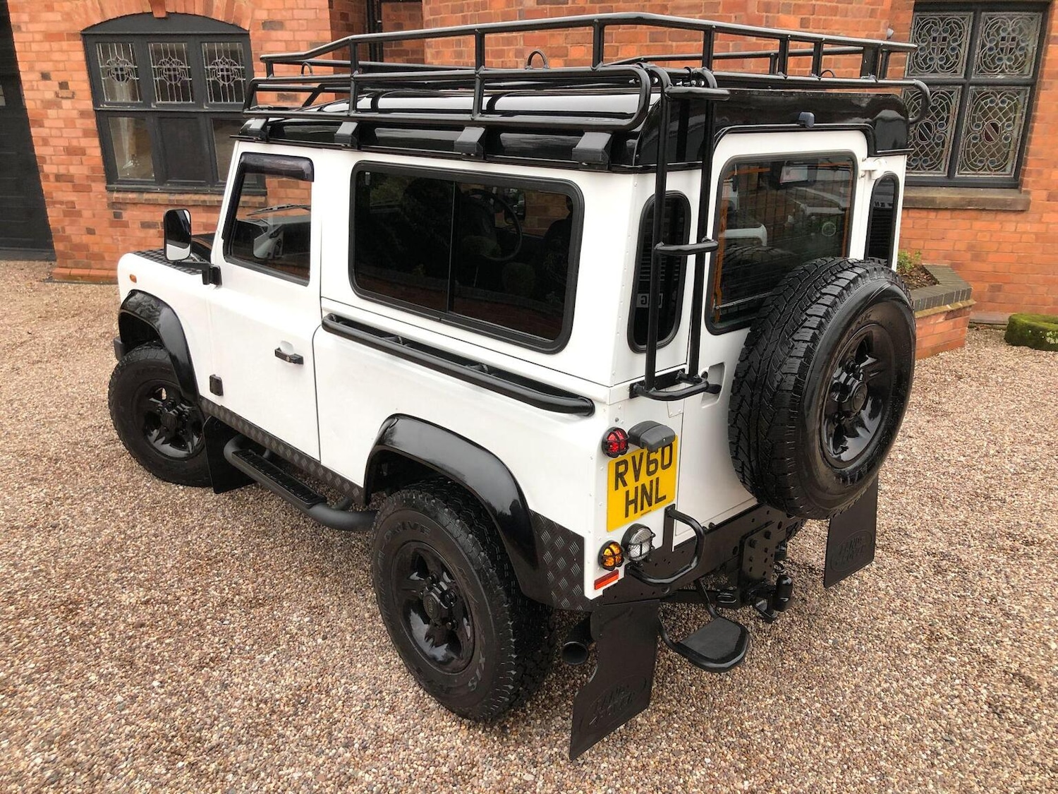 Used Land Rover Defender 2010 for sale - 77357254: Photo 4
