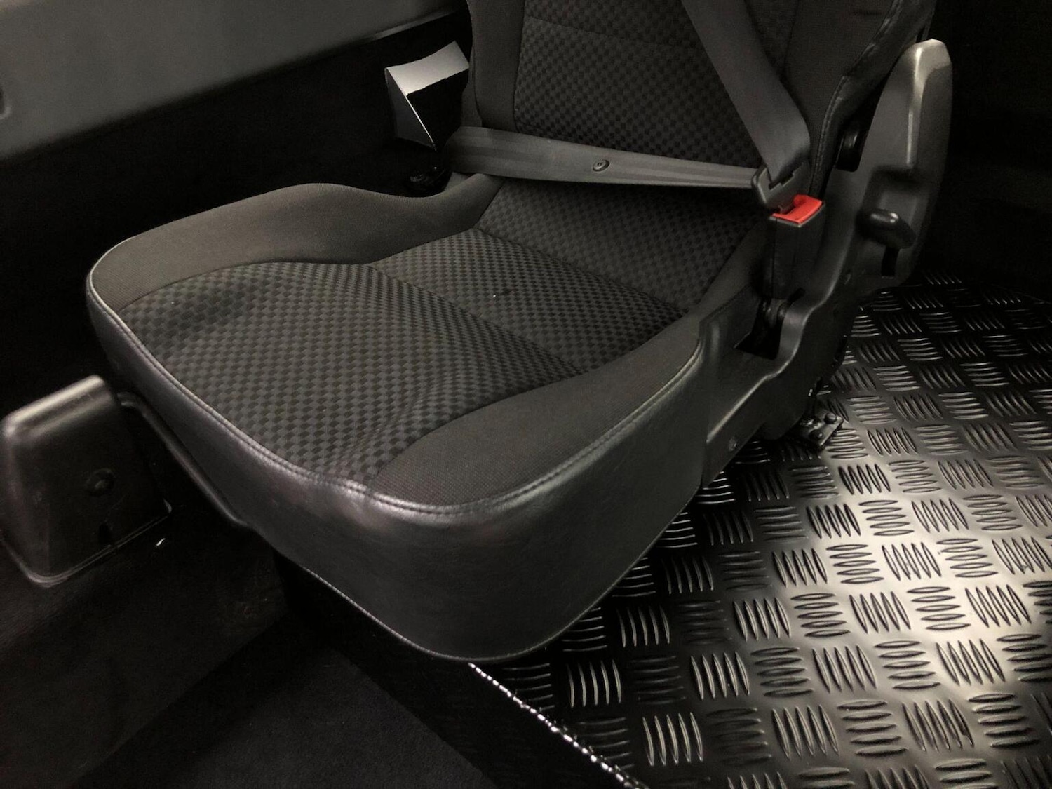 Used Land Rover Defender 2013 for sale - 77357266: Photo 66