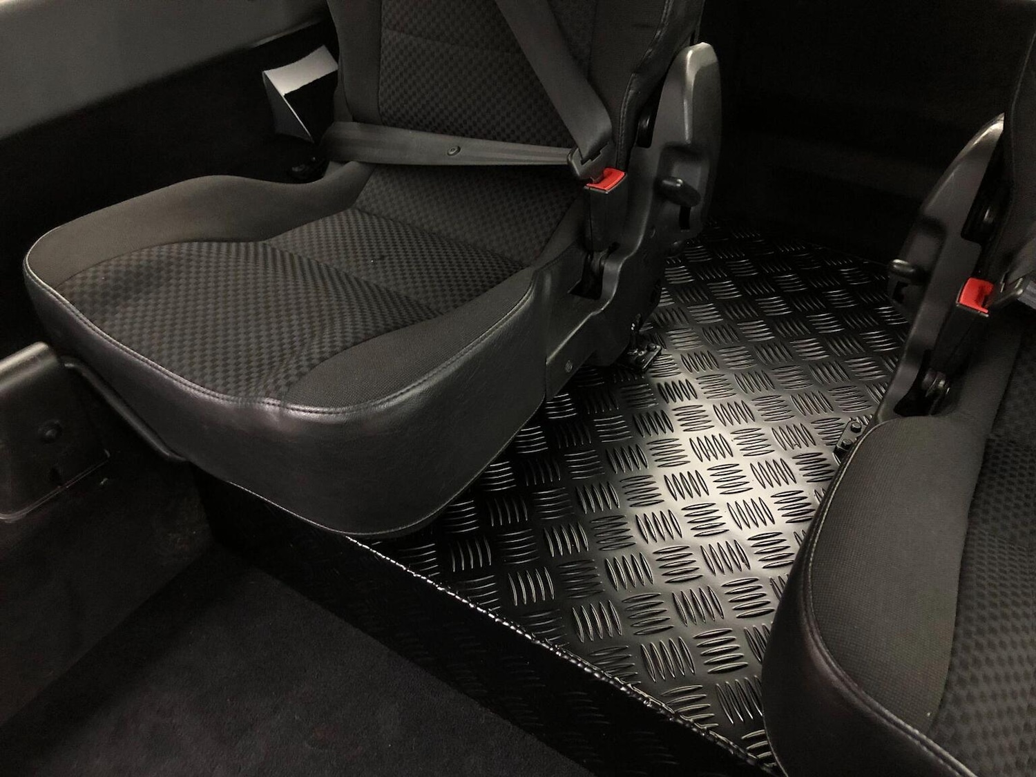 Used Land Rover Defender 2013 for sale - 77357266: Photo 67