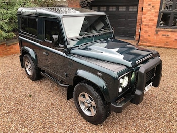 Land Rover Defender feature image