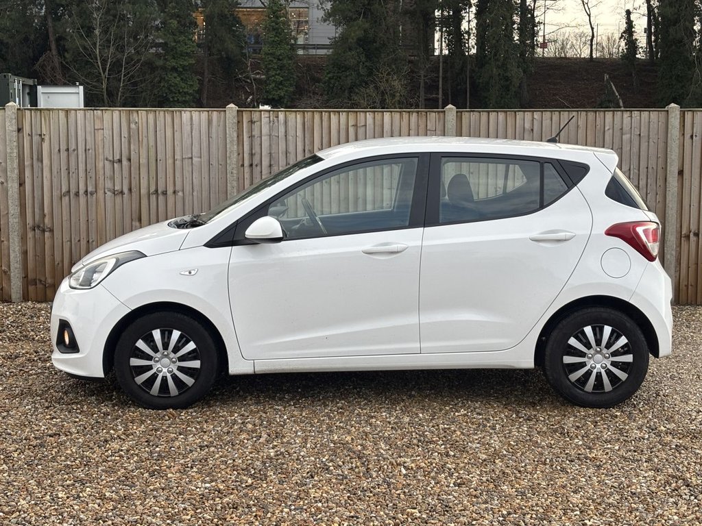Used Hyundai i10 2015 for sale - 77187913: Photo 2
