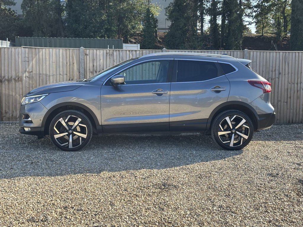 Used Nissan Qashqai 2020 for sale - 76010214: Photo 2