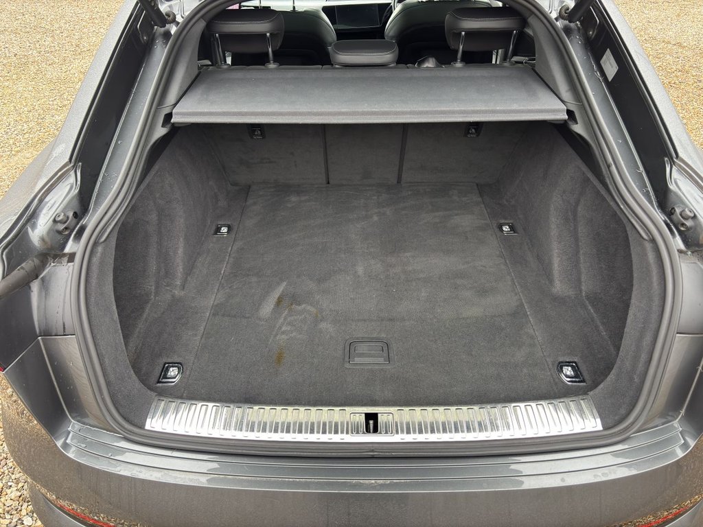 Used Audi e-tron 2020 for sale - 77480203: Photo 9