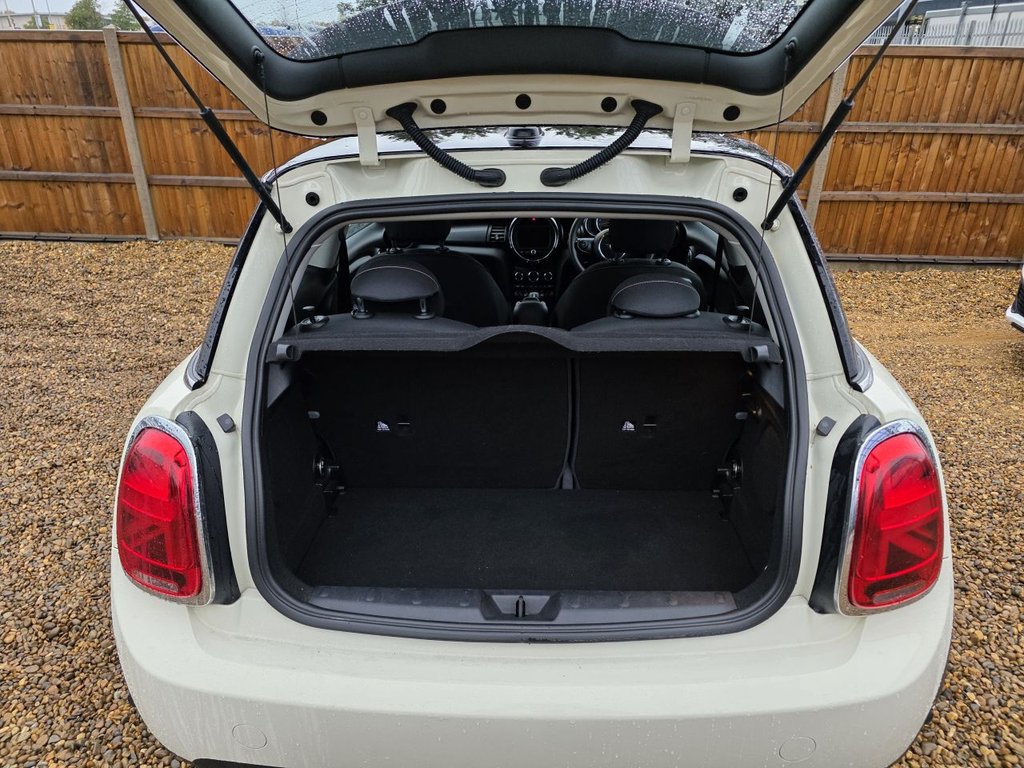 Used MINI Hatch 2019 for sale - 76535619: Photo 9