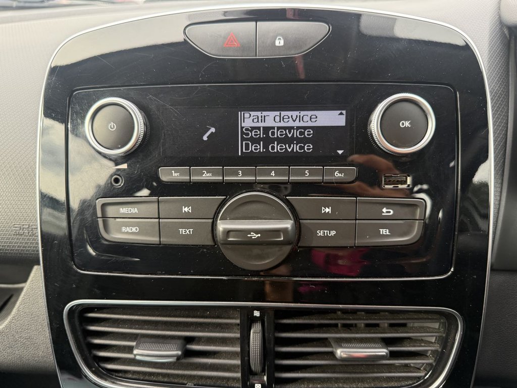 Used Renault Clio 2018 for sale - 78200434: Photo 17