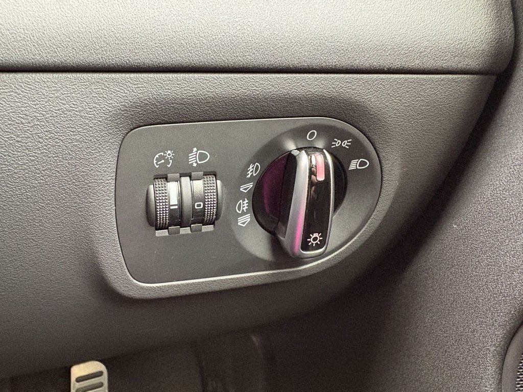 Used Audi TT 2011 for sale - 76558549: Photo 15