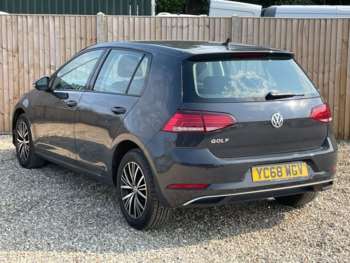 Used Volkswagen Golf 2018 for sale - 74884401: Photo