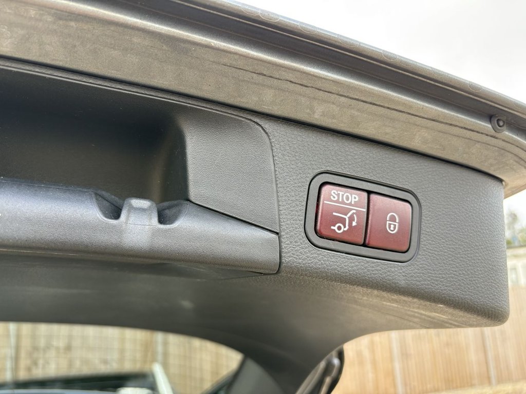 Used Mercedes-Benz C Class 2016 for sale - 76279465: Photo 16