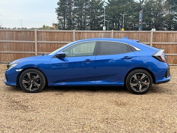 Used Honda Civic 2019 for sale - 76245220: Photo 2