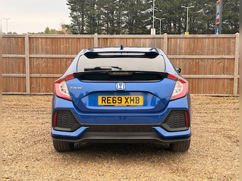 Used Honda Civic 2019 for sale - 76245220: Photo 4