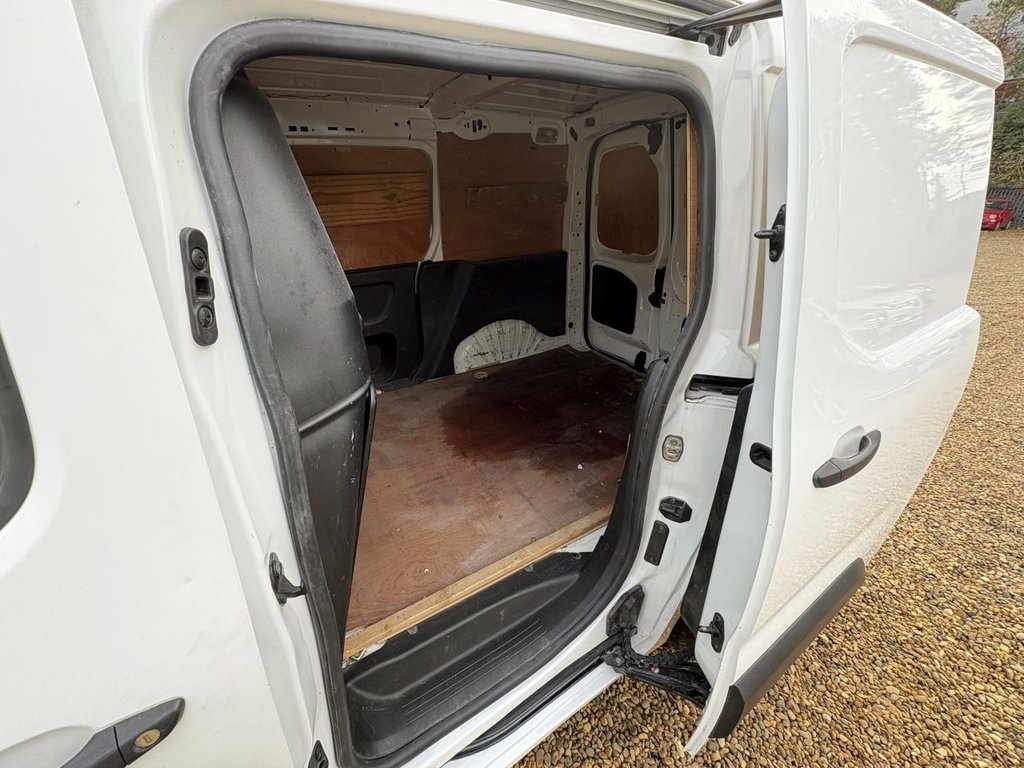 Used Peugeot Partner 2020 for sale - 76481699: Photo 11