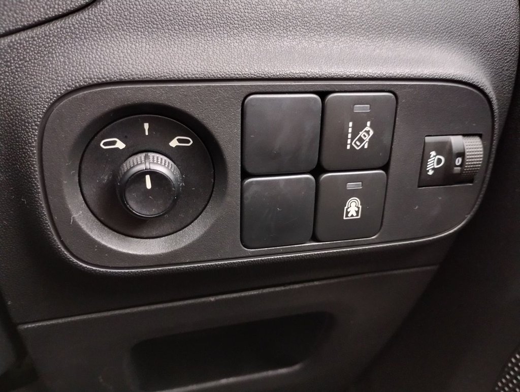 Used Citroen C3 2018 for sale - 76617987: Photo 26