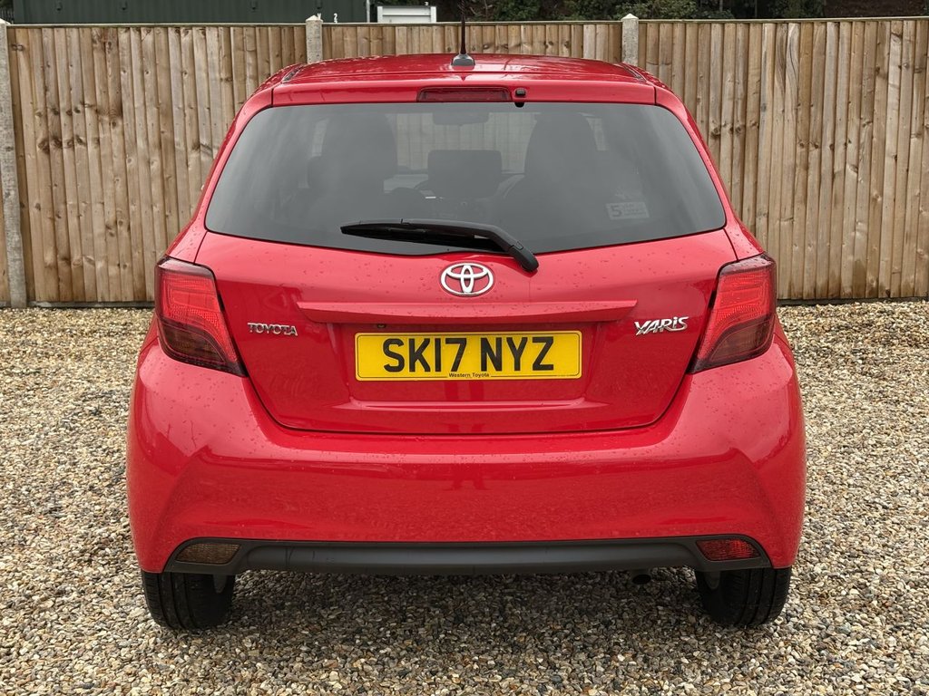 Used Toyota Yaris 2017 for sale - 76345179: Photo 4