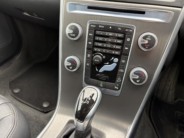 Used Volvo XC60 2015 for sale - 76080602: Photo 17