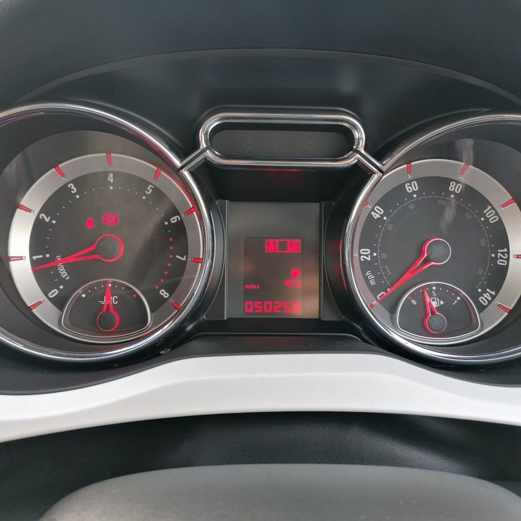 Used Vauxhall ADAM 2015 for sale - 76256103: Photo 10