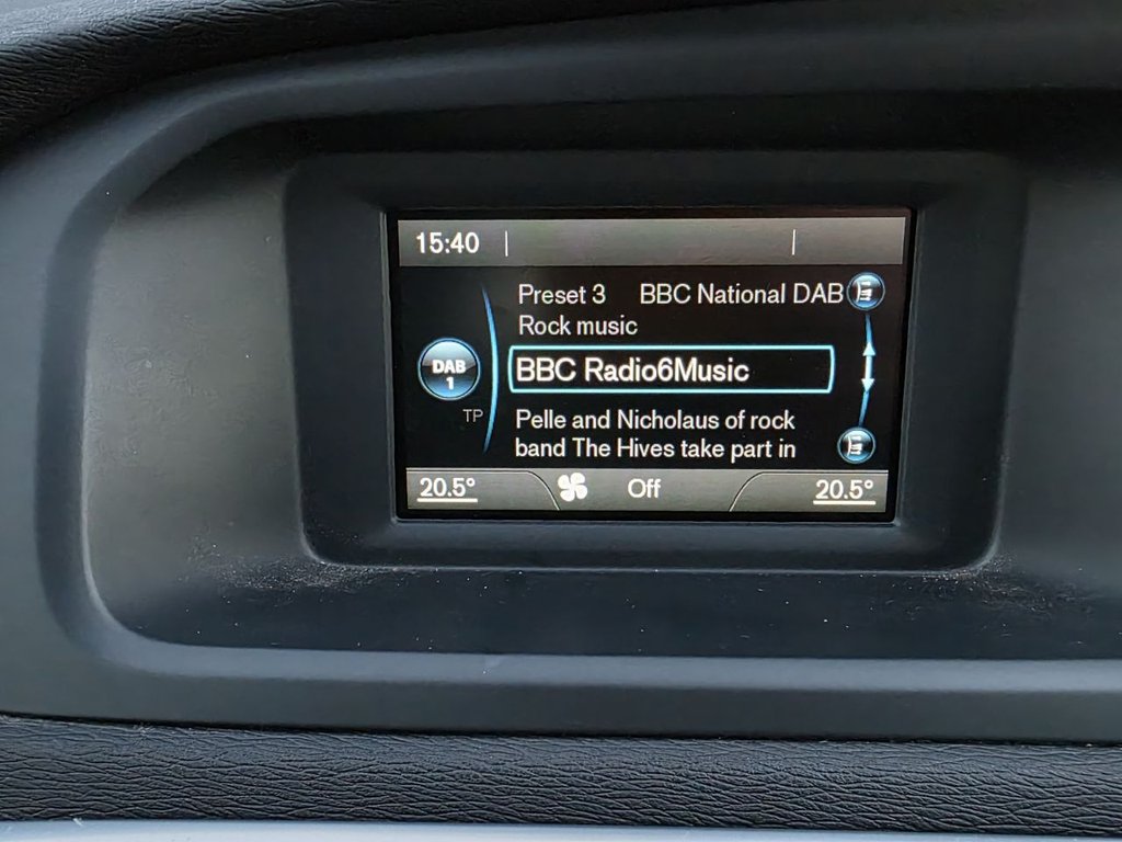 Used Volvo V40 2015 for sale - 76783369: Photo 14