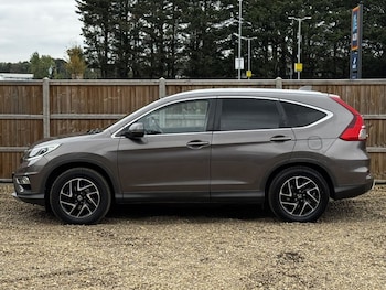Used Honda CR-V 2017 for sale - 76080525: Photo 2