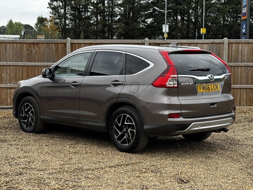 Used Honda CR-V 2017 for sale - 76080525: Photo 3