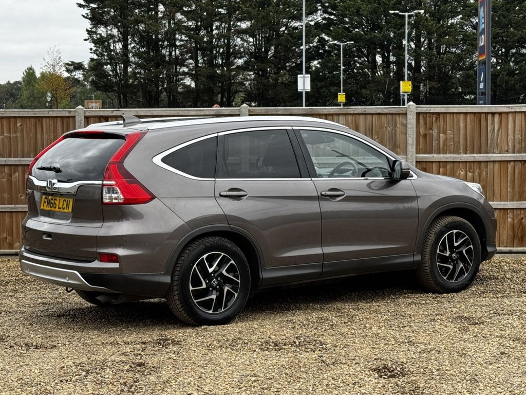 Used Honda CR-V 2017 for sale - 76080525: Photo 5