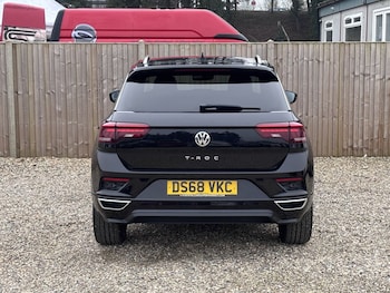 Used Volkswagen T-Roc 2018 for sale - 77792004: Photo