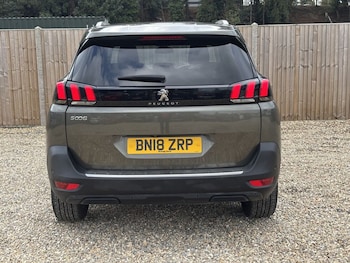 Used Peugeot 5008 2018 for sale - 76147282: Photo