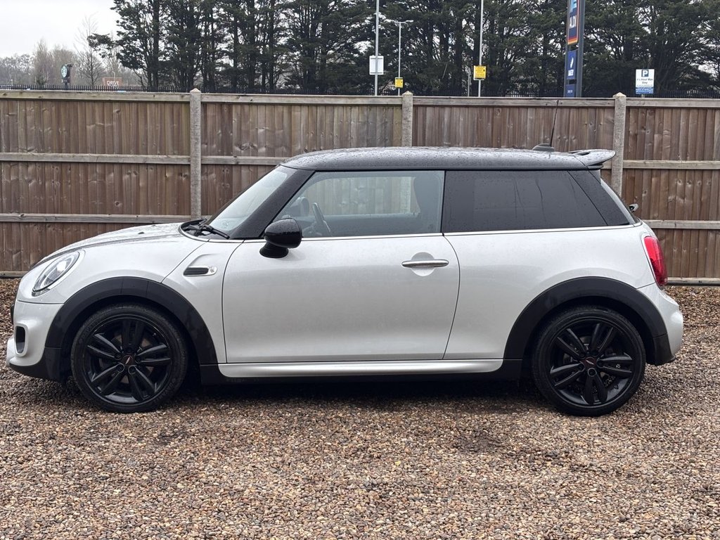 Used MINI Hatch 2018 for sale - 77771091: Photo 2