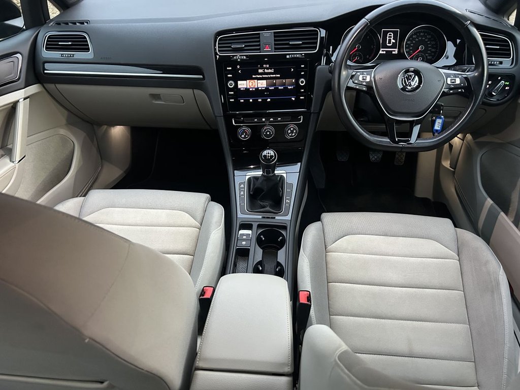 Used Volkswagen Golf 2018 for sale - 76496800: Photo 11