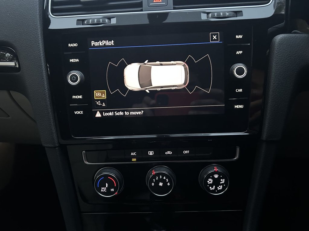 Used Volkswagen Golf 2018 for sale - 76496800: Photo 16