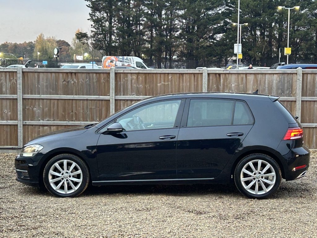 Used Volkswagen Golf 2018 for sale - 76496800: Photo 2