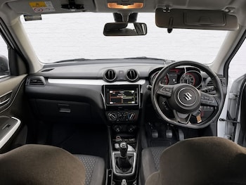 Used Suzuki Swift 2021 for sale - 78330063: Photo