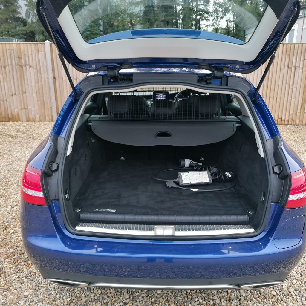 Used Mercedes-Benz C Class 2018 for sale - 75831240: Photo 9