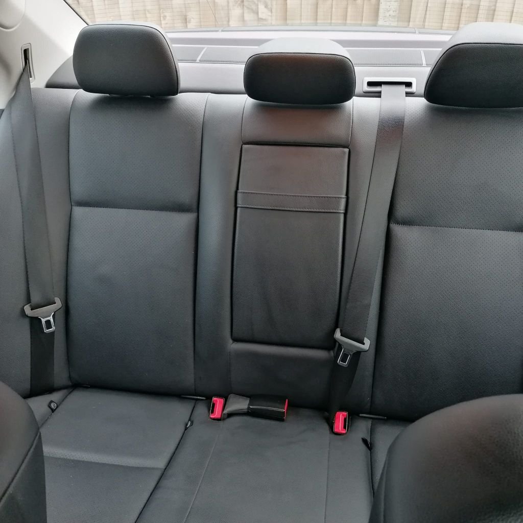 Used Mercedes-Benz C Class 2010 for sale - 76481792: Photo 10