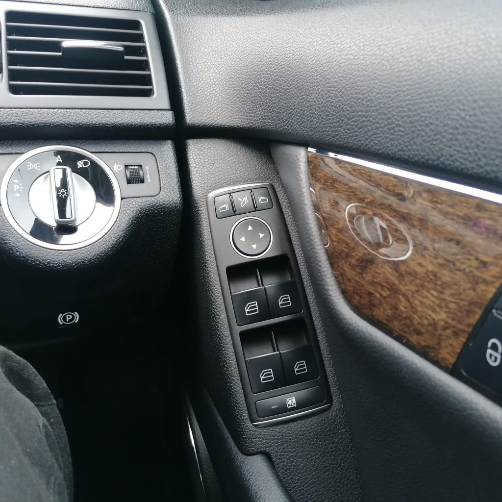 Used Mercedes-Benz C Class 2010 for sale - 76481792: Photo 16