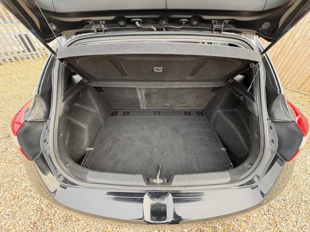 Used Hyundai i30 2015 for sale - 76417115: Photo 15