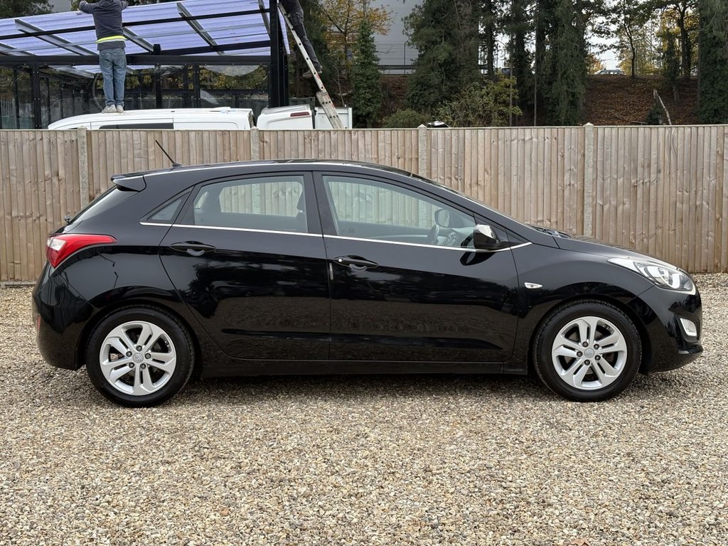 Used Hyundai i30 2015 for sale - 76417115: Photo 6