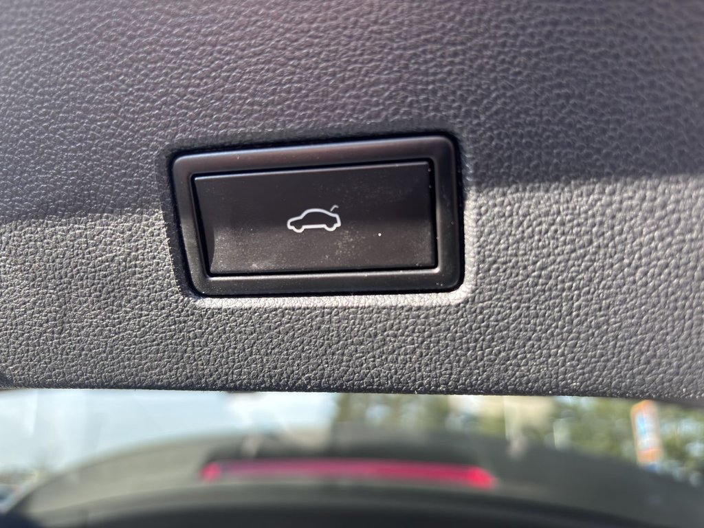 Used Volkswagen T-Roc 2018 for sale - 77952285: Photo 12