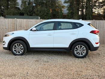 Used Hyundai TUCSON 2017 for sale - 76279355: Photo 2