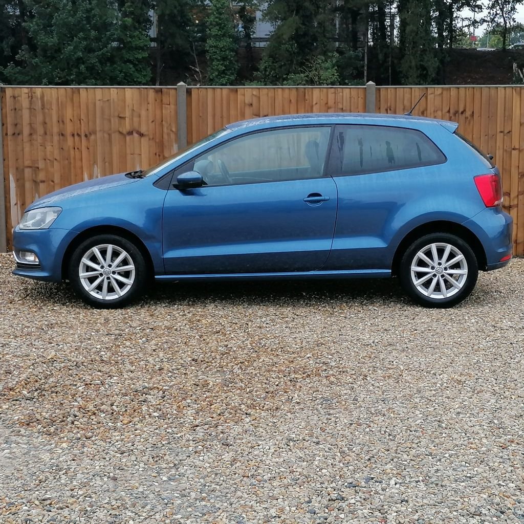 Used Volkswagen Polo 2016 for sale - 76376020: Photo 2