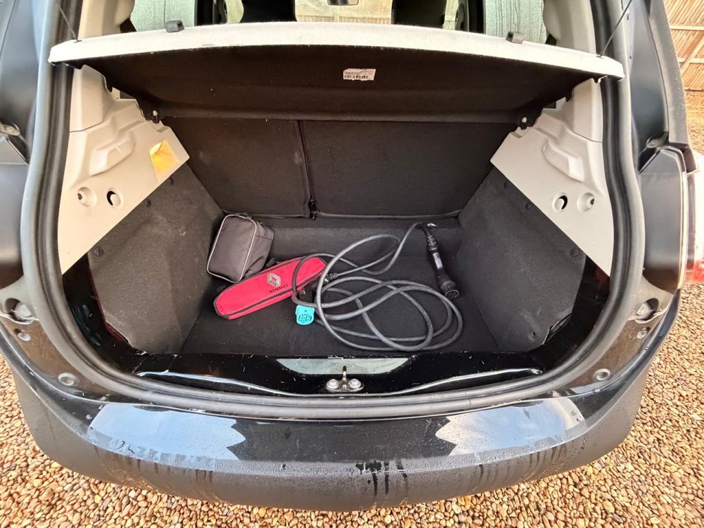 Used Renault Zoe 2020 for sale - 76724245: Photo 11
