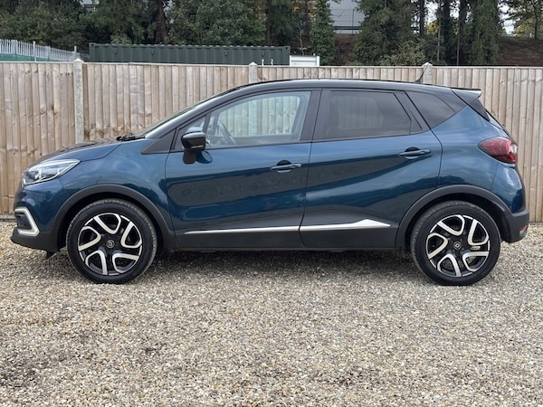 Used Renault Captur 2025 for sale - 76210126: Photo 2